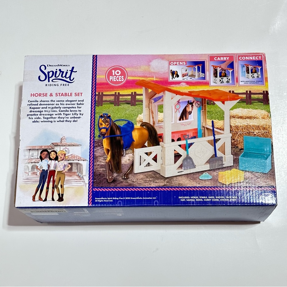 Spirit Riding Stable and Horse Accessory Set NEW - Picture 3 of 5